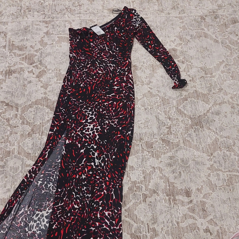 H&M Red and Black Patterned Long Sleeve Dress